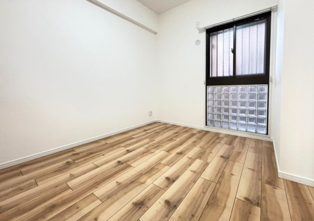 プランメゾン八尾Ⅱ番館【洋室】