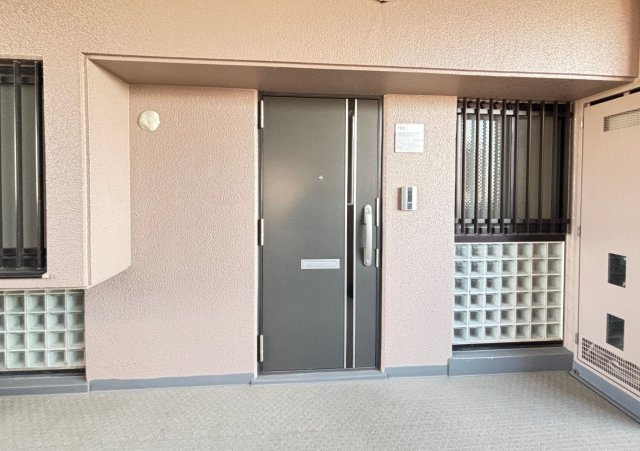 プランメゾン八尾Ⅱ番館【玄関】