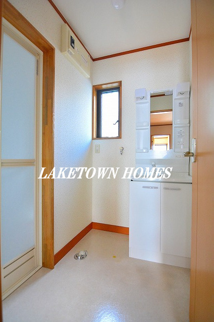 ウッディーパレス【内装】洗面スペースです。