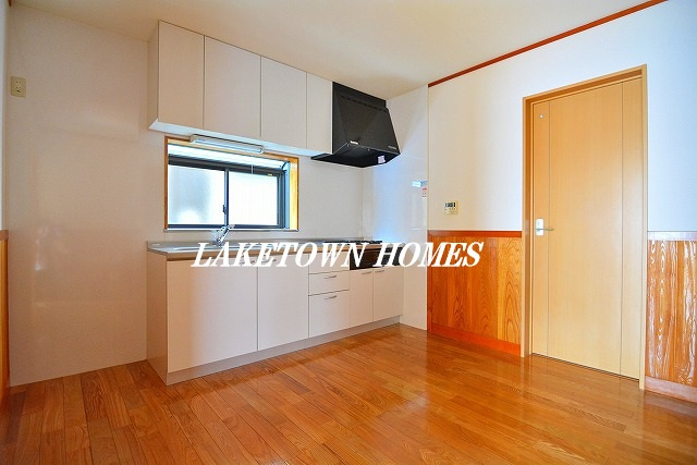 ウッディーパレス【居間・リビング】７帖のダイニングキッチンです。