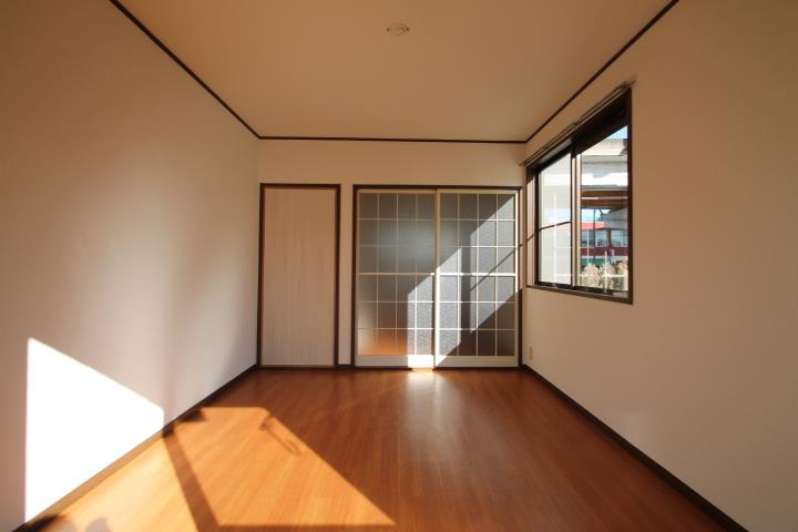 １F角部屋日当たり良好！！
