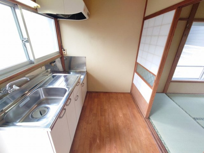 コンパクトなキッチンで掃除もラクラク