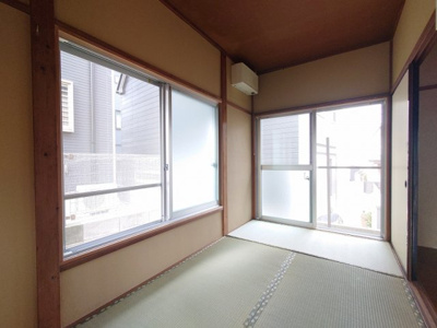 和室ならではの温かな和の空間で寛ぎの時間を過ごせます