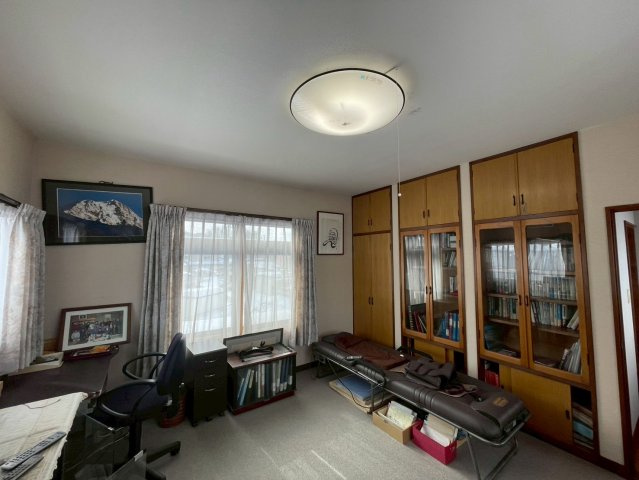 盛岡市東松園１丁目の中古一戸建【洋室】