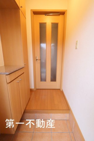 エレガンシア【玄関】