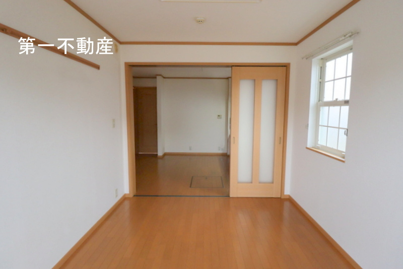 エレガンシア【洋室】