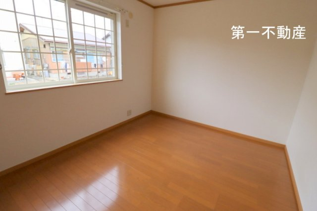 エレガンシア【洋室】