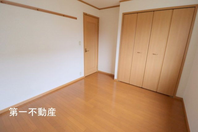 エレガンシア【洋室】