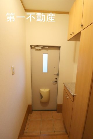 エレガンシア【玄関】