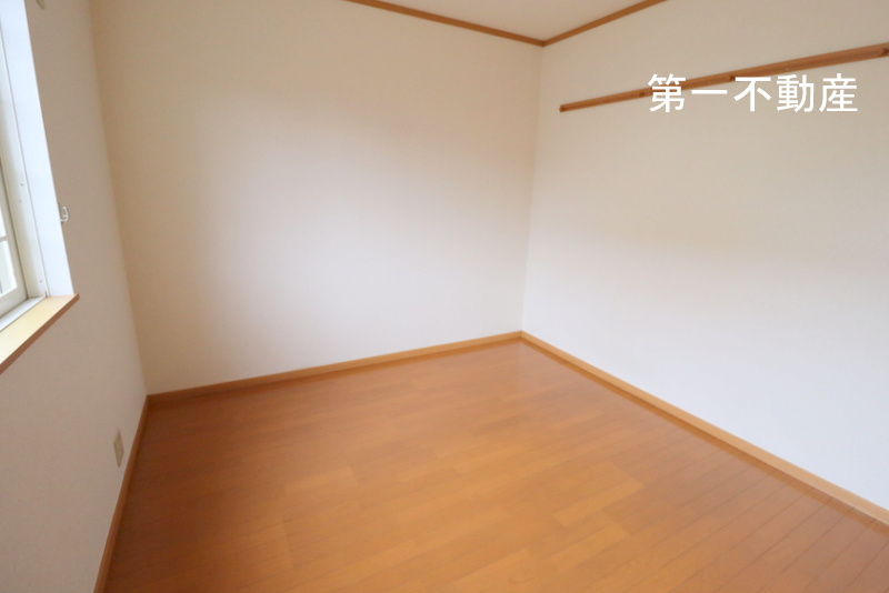 エレガンシア【洋室】