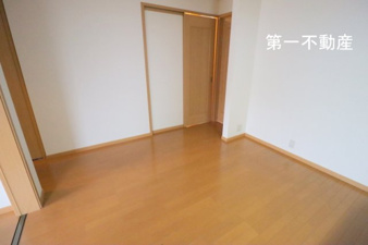 エレガンシア【居間・リビング】