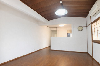 吉野町2430-21中古戸建【居間・リビング】残置物を撤去したイメージ画像になります。