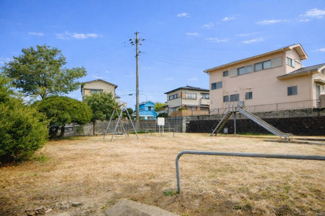 吉野町2430-21中古戸建【その他】隣地は大石様河公園になります。小さい子供さんがいても遊び場に困りません。