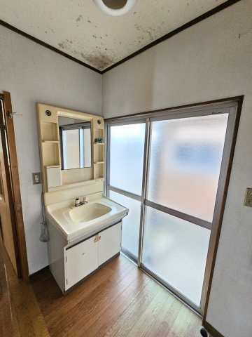 鳥取市杉崎中古戸建て【独立洗面台】