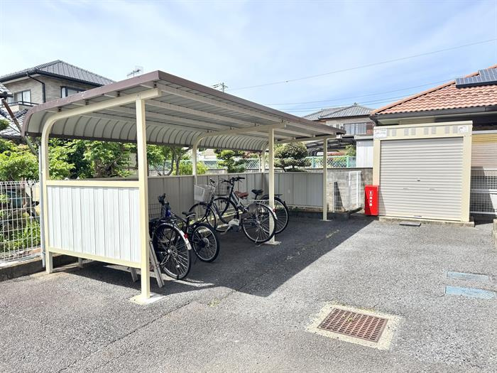 自転車置き場も併設してます