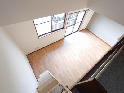 スタンダードな洋室です