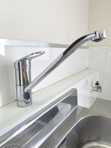 キッチンはシングル水栓です。