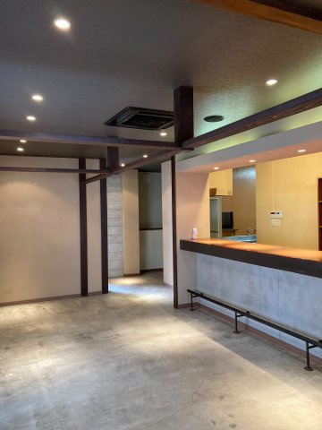 大町ビル【その他】１階には、人気の料理店「心陽様」がテナントとして入っています。このビルにオーナー様になると、１階だけで月額121,000円の賃料収入を得ることが出来ます。