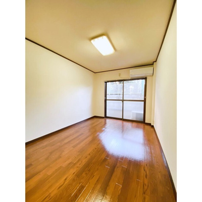 明るい室内です