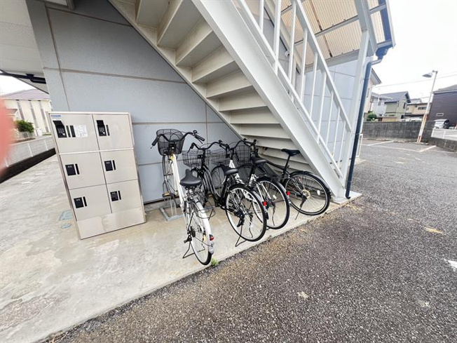 自転車置き場があります。