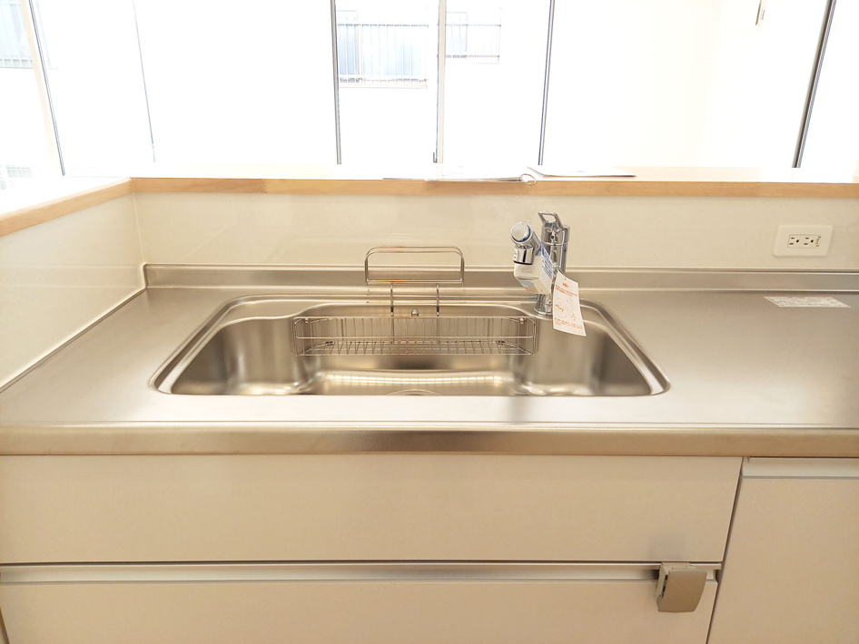 CRADLE GARDEN　八幡西区光貞台第2【設備】乾燥、冷暖房のできるお風呂換気扇。冬は暖かく、夏は涼しく入浴できます。