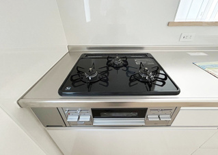 CRADLE GARDEN　八幡西区光貞台第2【設備】TVモニター付きインターフォンで来客をチェックできます。