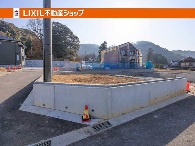 北九州市八幡西区下畑町【前面道路含む現地写真】角地　西側公道　接道11.6ｍ　幅員5.2ｍ　北側公道　接道9.4ｍ　幅員5ｍ※撮影：1/26
