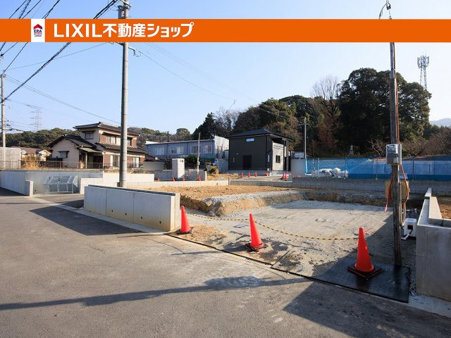 北九州市八幡西区下畑町【前面道路含む現地写真】駐車場は並列2台駐車OK。閑静な住宅街なので車の出し入れ楽々です　※撮影：1/26