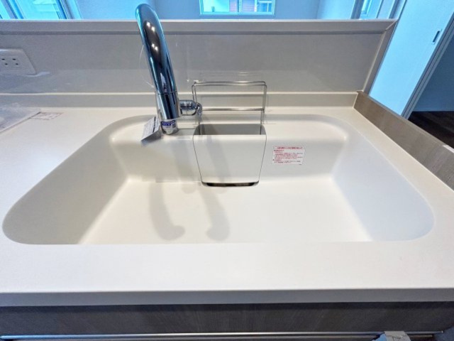 北九州市八幡西区下畑町【設備】蛇口を汚さず使用できる「タッチレス水栓」付き。建売住宅では珍しい設備