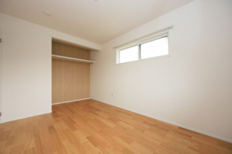 北九州市八幡西区下畑町【内観：施工例】洋室6.0帖。収納スペース有※施工例