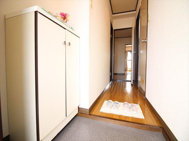 玄関には嬉しいシューズボックス付き★