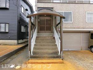 上越市東城町3丁目 中古一戸建て【玄関】