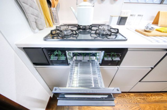 横浜市金沢区富岡西３丁目の中古一戸建【キッチン】魚焼きグリル付きガスコンロ