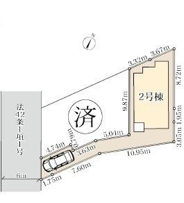 敷地の形状を活かした設計が可能な区画図です。前面道路幅は約6mで車の出入りもスムーズです。駐車スペースも確保されています。建物と敷地のバランスがわかるレイアウトになっています。