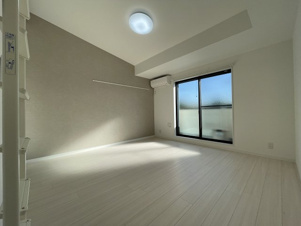 鴻巣市大間２丁目のアパート【居間・リビング】退去前につき、別のお部屋の写真です。