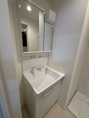 鴻巣市大間２丁目のアパート【洗面所】退去前につき、別のお部屋の写真です。
