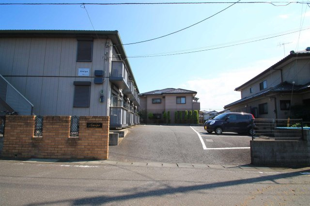 ベランダ目の前が駐車場♪