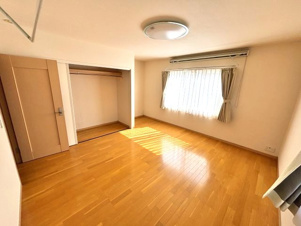 守山市小島町の中古一戸建【洋室】