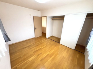 守山市小島町の中古一戸建【洋室】