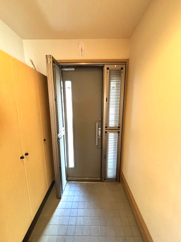守山市小島町の中古一戸建【玄関】
