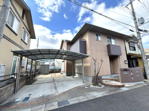守山市小島町の中古一戸建【前面道路含む現地写真】