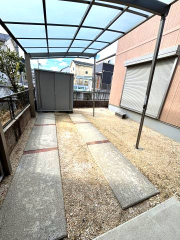 守山市小島町の中古一戸建【駐車場】