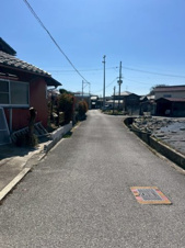 彦根市田附町の中古一戸建【前面道路含む現地写真】