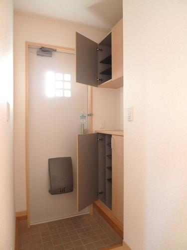 上下に分かれているシューズＢＯＸ!!