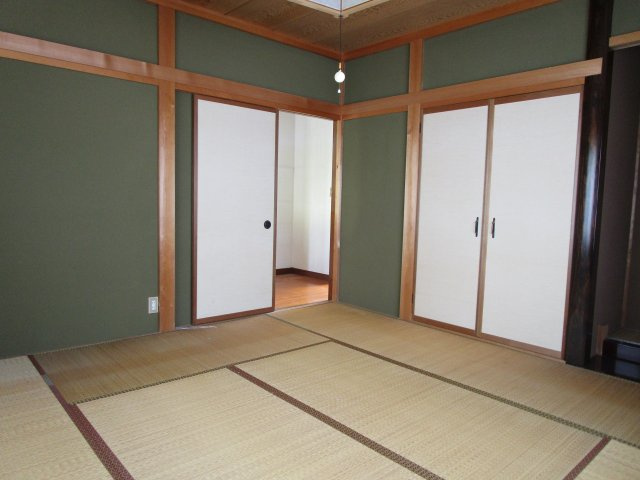 高山市下岡本町の中古一戸建