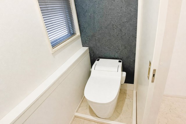 上本町中古戸建【トイレ】タンクレストイレになります。※残置物を撤去したイメージ画像になります。