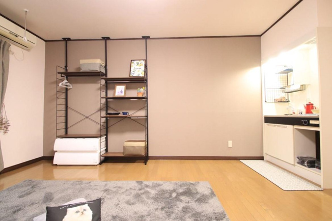 アクセントクロス採用で落ち着いた洋室