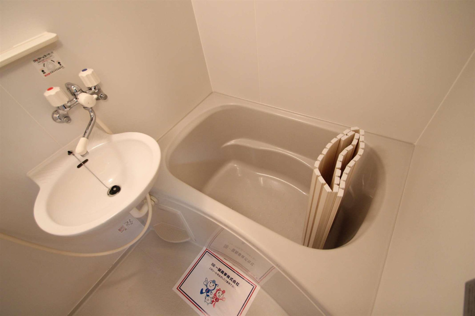 バス・トイレ別！鏡あります！