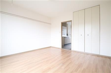 洋室8帖タイプのお部屋です