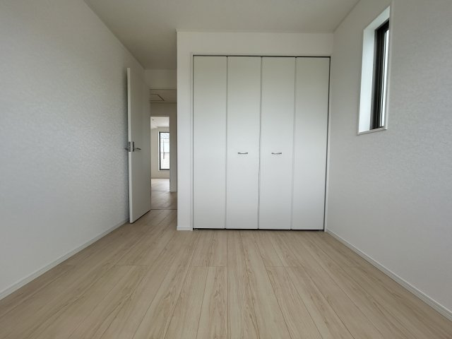 うるま市与那城屋慶名【1号棟】【洋室】